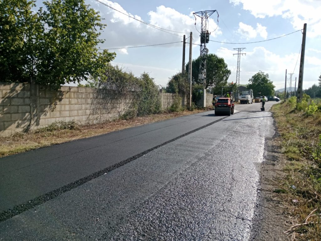 Ponferrada invierte 30.000 euros en el asfaltado de dos tramos clave del camino Baragañas en Dehesas