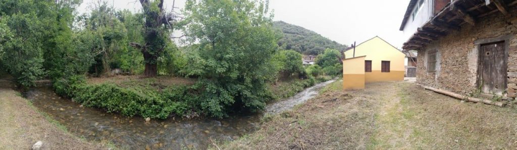 La Escuela Taller "Pablo Voces" culmina el desbroce técnico y la adecuación forestal en el río Oza a su paso por Valdefrancos