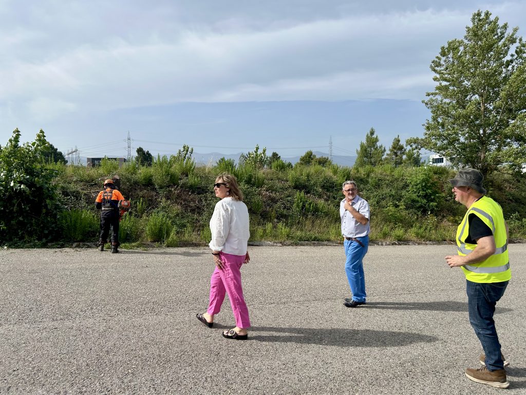El Plan Montel invierte 96.000 euros en desbroces perimetrales en La Llanada y barrios de Ponferrada