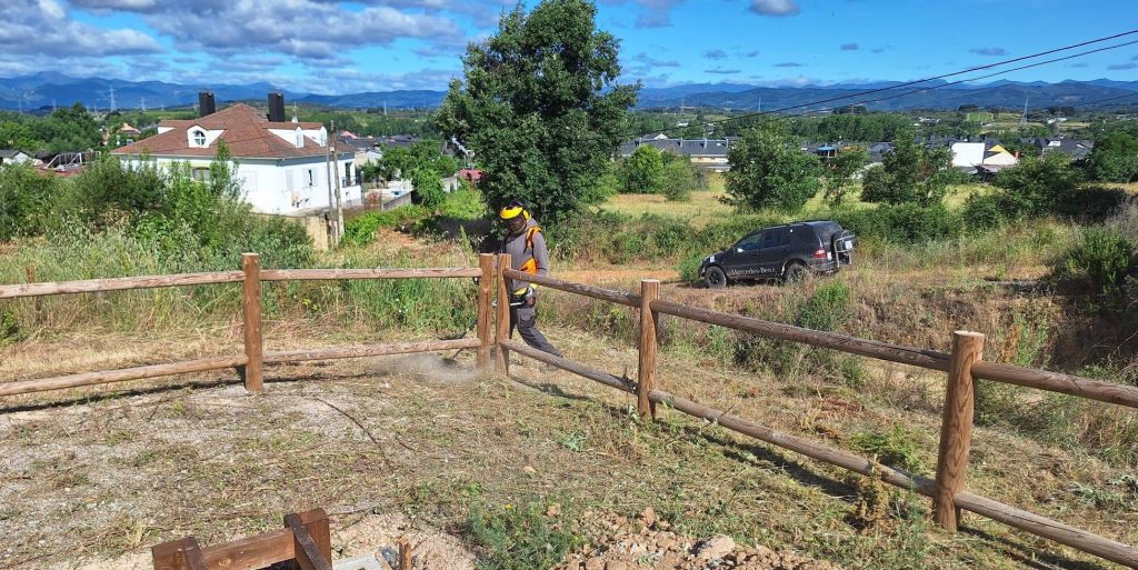 Ponferrada reconoce el trabajo de las Juntas Vecinales en el mantenimiento de caminos y la prevención de incendios