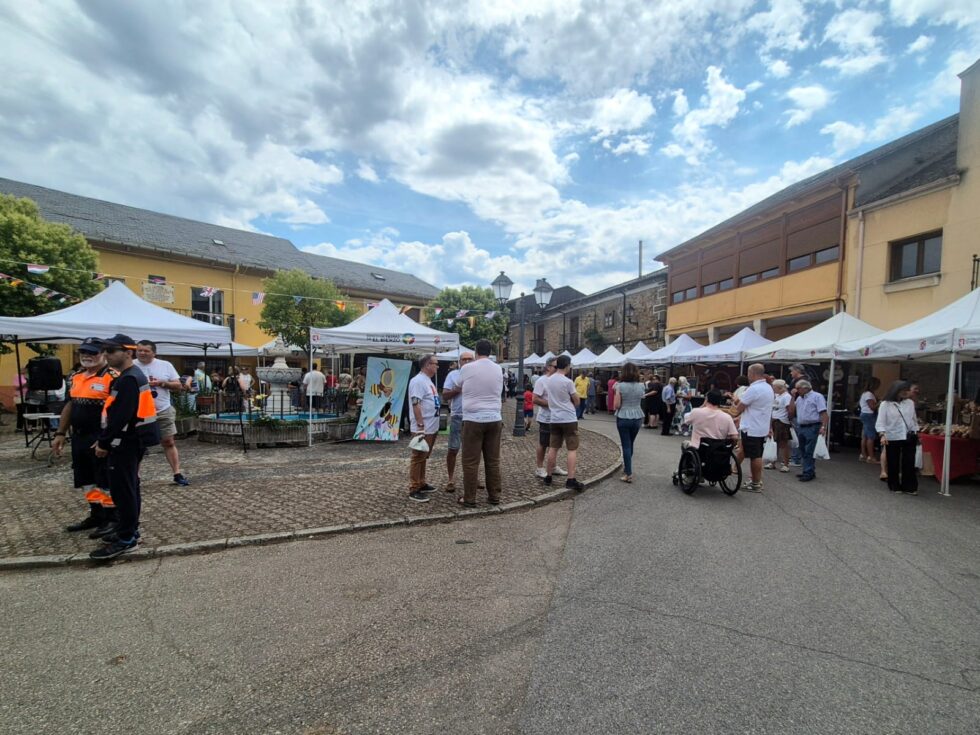El Banco de Tierras del Bierzo inicia su calendario de ferias en Albares de la Ribera con respaldo de la Diputación