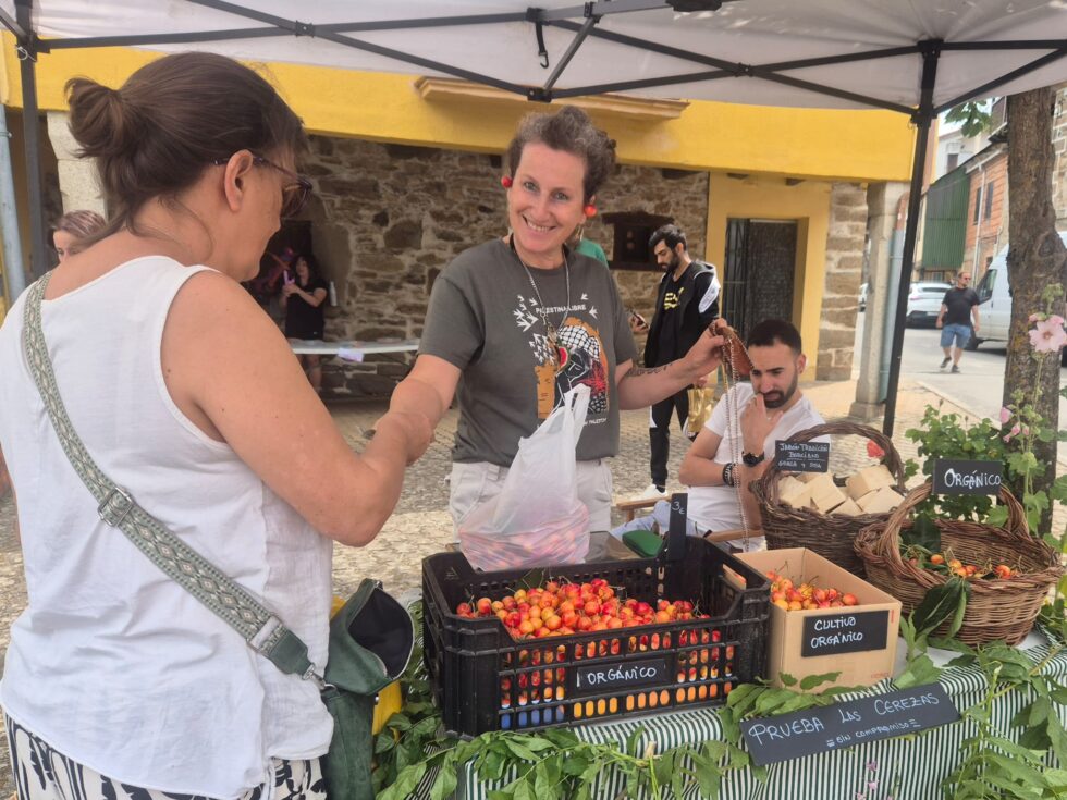 El Banco de Tierras del Bierzo inicia su calendario de ferias en Albares de la Ribera con respaldo de la Diputación